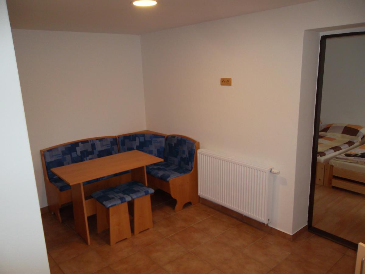 Ubytovani U Maminky Guest House Lednice Exterior photo